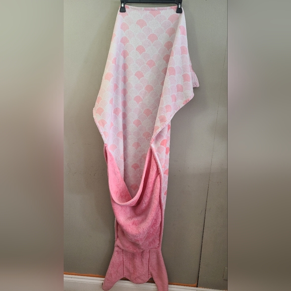 Mermaid tail blanket - Picture 3 of 4